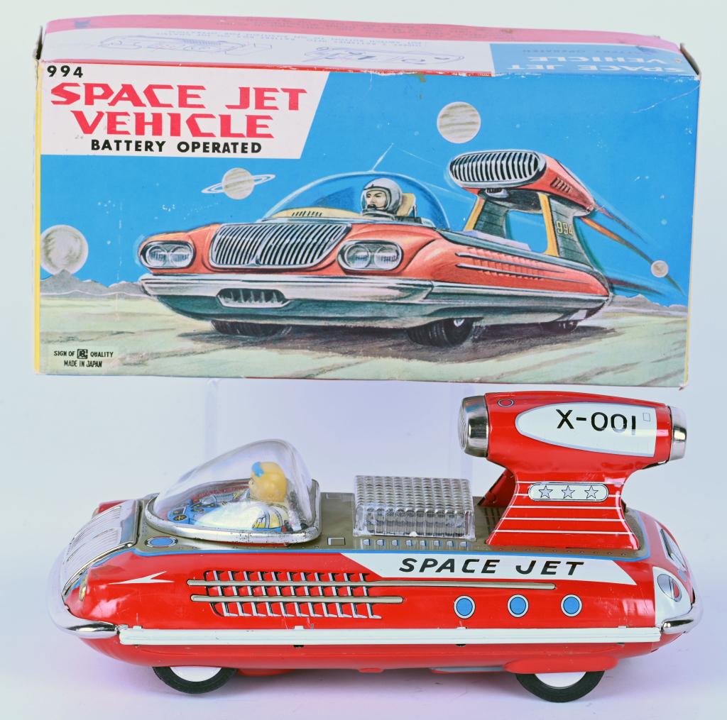 BANDAI BATTERY OP SPACE JET VEHICLE w/ BOX: Bandai battery operated Space Jet Vehicle. All original and looks never played with condition. Worked when tested includes opening and closing canopy. Very nice color. Comes with crisp Box 11" Excelle