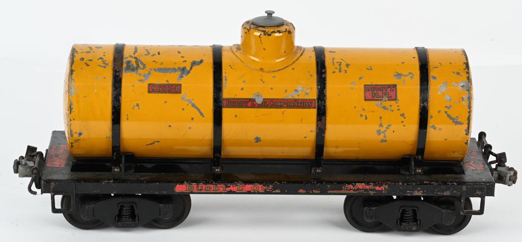 BUDDY L OUTDOOR RAILROAD YELLOW TANK CAR: Scarce Buddy L Outdoor Railroad Yellow Tank Car. All original with nice paint and decals. Cap is correct replacement. 20" Excellent