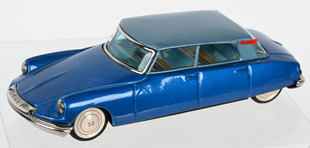 JAPAN TIN FRICTION CITROEN 2CV (1 of 5)