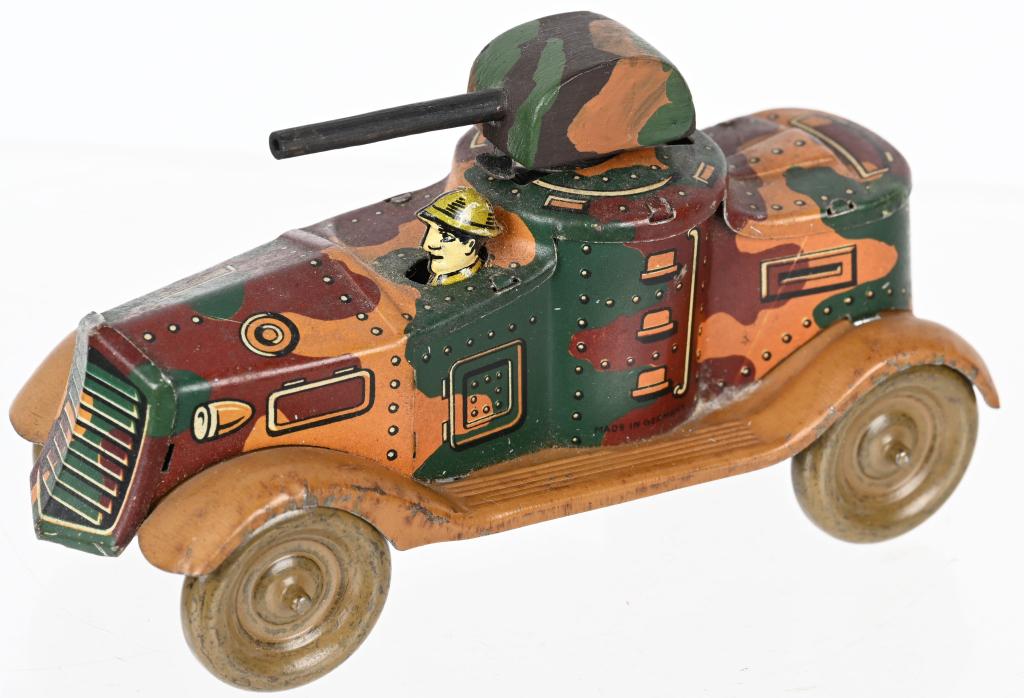 GERMAN TIN WINDUP ARMORED VEHICLE (1 of 5)