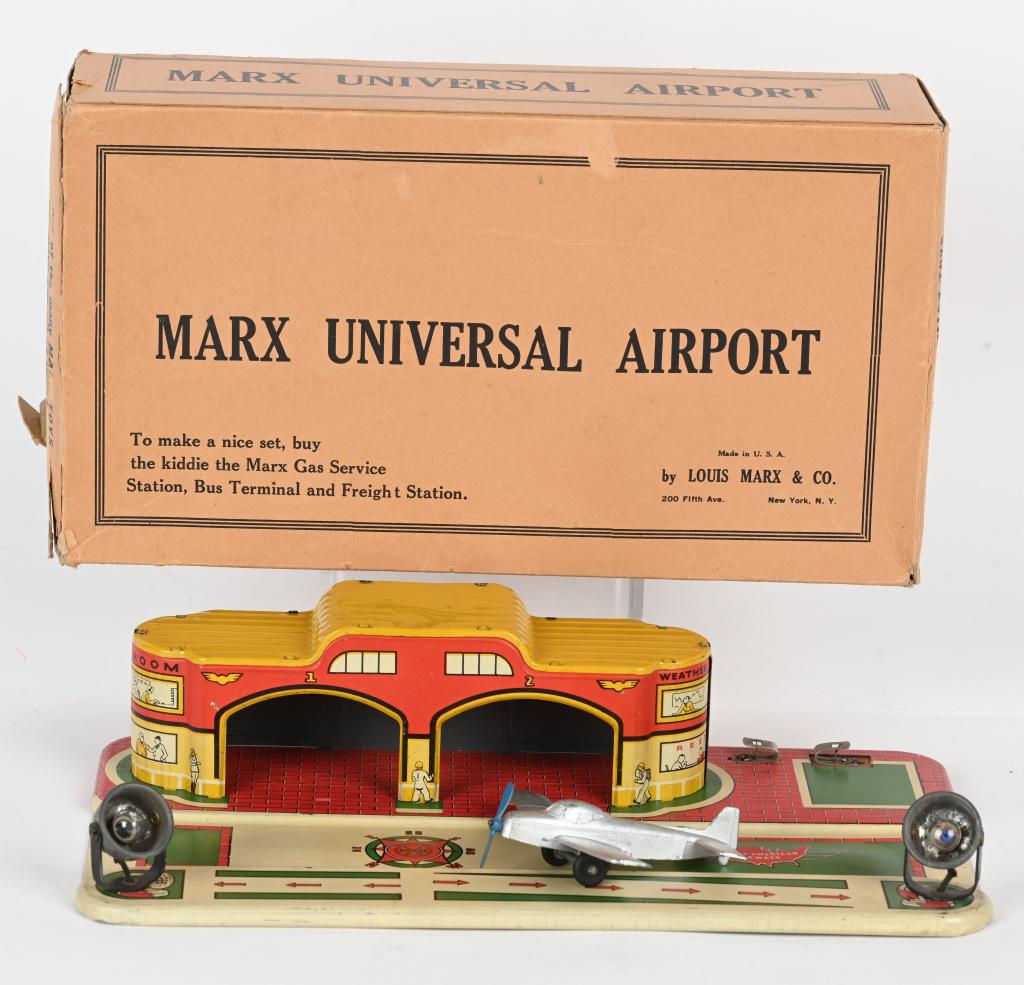 MARX UNIVERSAL AIRPORT w/ BOX (1 of 8)