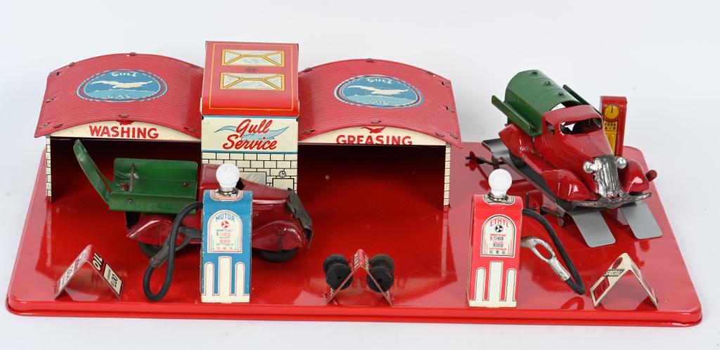 MARX GULL SERVICE STATION w/ VEHICLES (1 of 6)