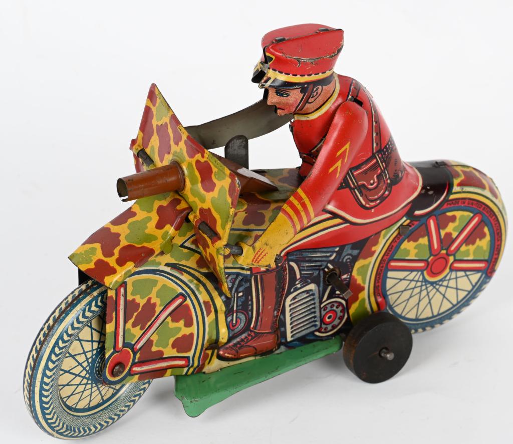 MARX TIN WINDUP SOLDIER ON MOTORCYCLE (1 of 5)