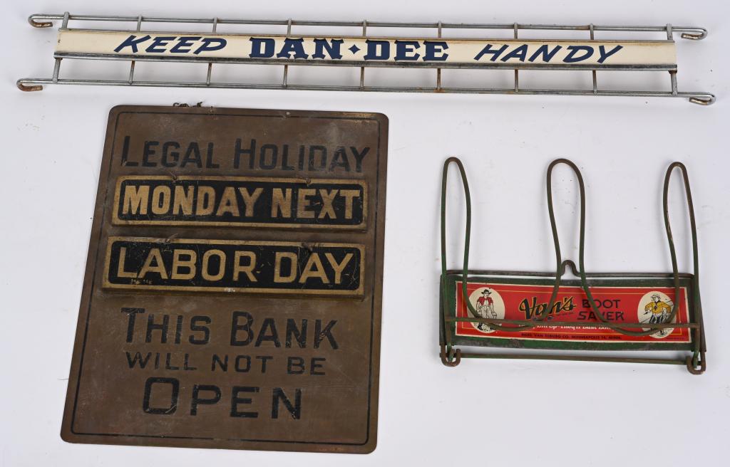 LOT OF VINTAGE ADVERTISING ITEMS (1 of 4)