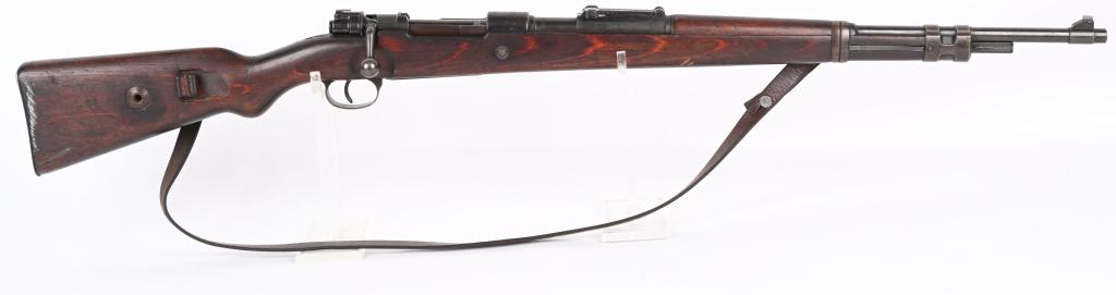 WW2 GERMAN SAUER 147 CODE K98 BOLT ACTION RIFLE: SERIAL NUMBER: 1102r. BARREL: 24". CALIBER: 8MM. MANUFACTURED: 1940. Made by Sauer & Sohn. No import marks found. Matching serials throughout, including the stock. "eagle/37" Waffenamt's throughout. F