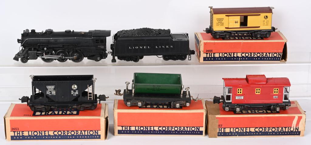 LIONEL 225E ENGINE & TENDER w/ FREIGHT CARS (1 of 5)