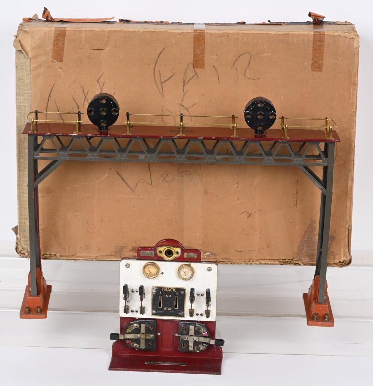 LIONEL 440 SIGNAL BRIDGE & 440C PANEL BOARD (1 of 4)