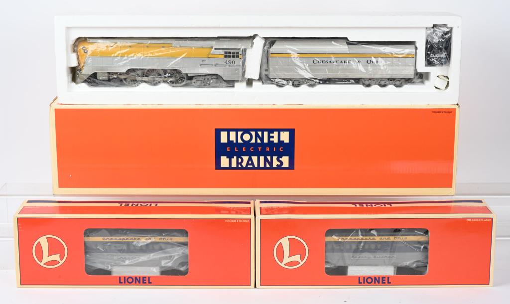 LIONEL C&O ENGINE & TENDER w/ CARS (1 of 6)