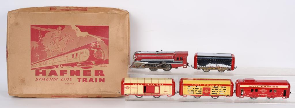 HAFNER CLOCKWORK STREAMLINER TRAIN SET w/ BOX (1 of 2)