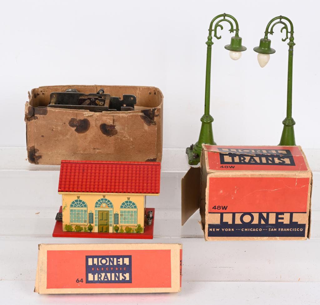 LIONEL ACCESSORIES (1 of 3)