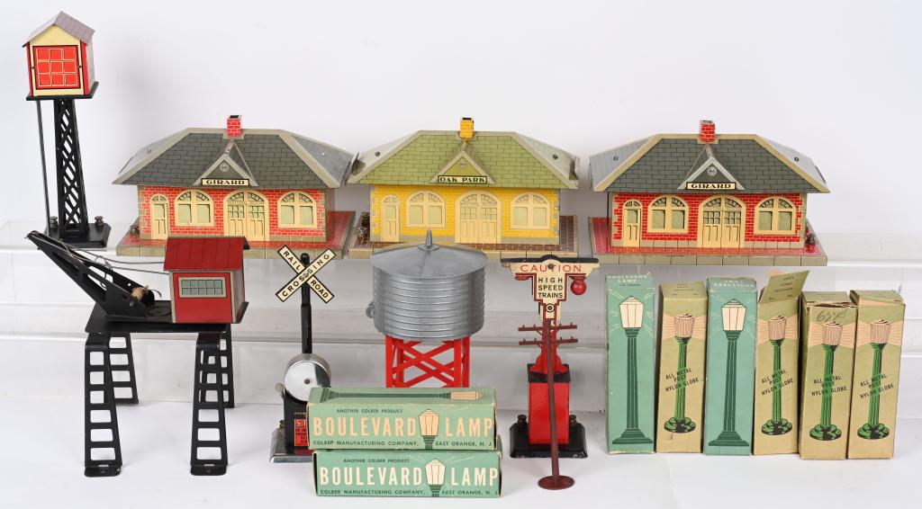 MARX TRAIN ACCESSORIES (1 of 4)