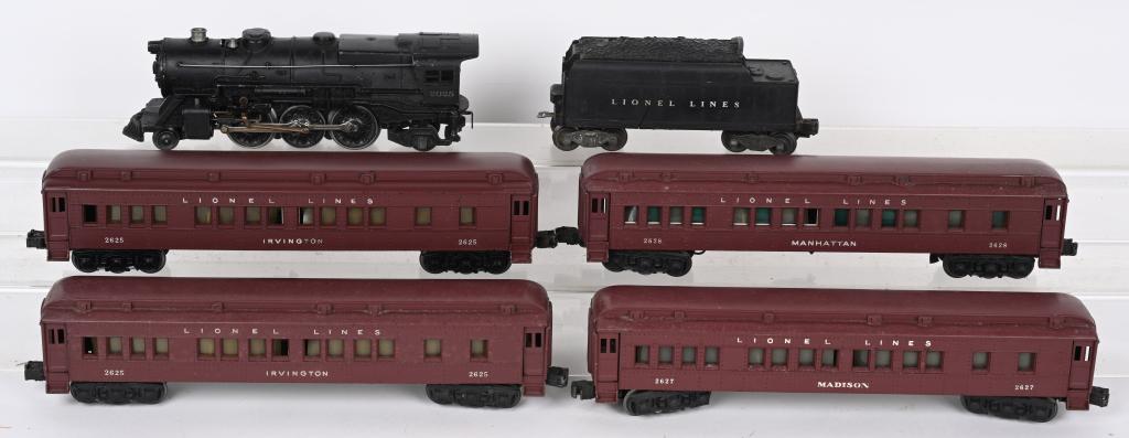 LIONEL 2025 ENGINE & TENDER w/ PASSENGER CARS (1 of 4)