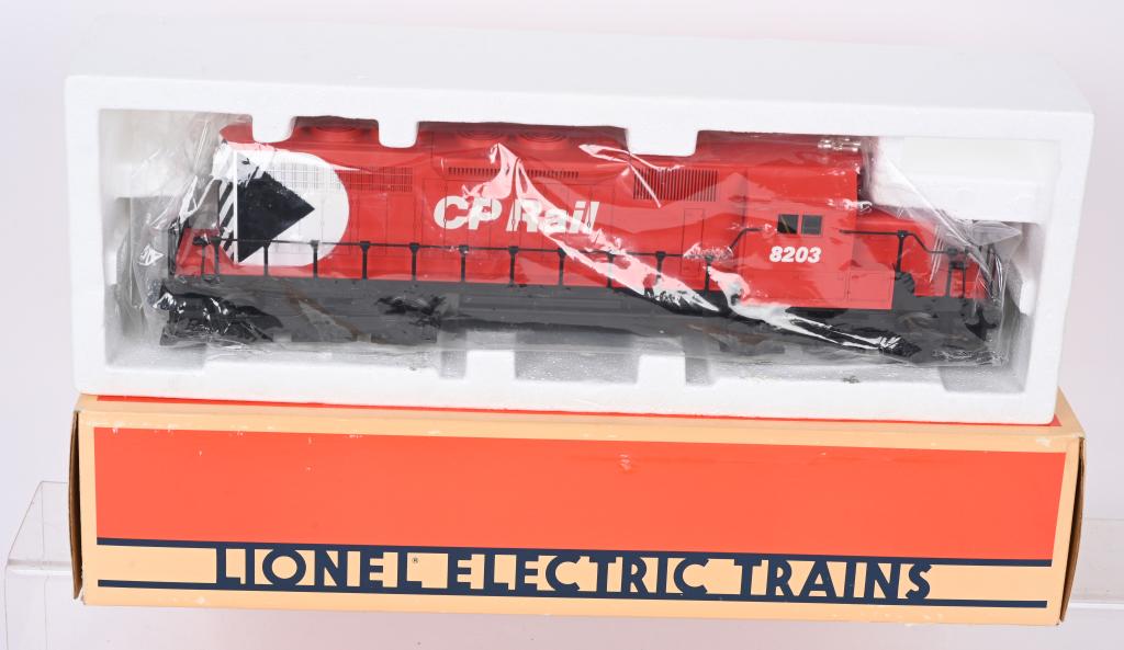 LIONEL #6-18203 CP RAIL SD-40 DIESEL LOCOMOTIVE (1 of 2)