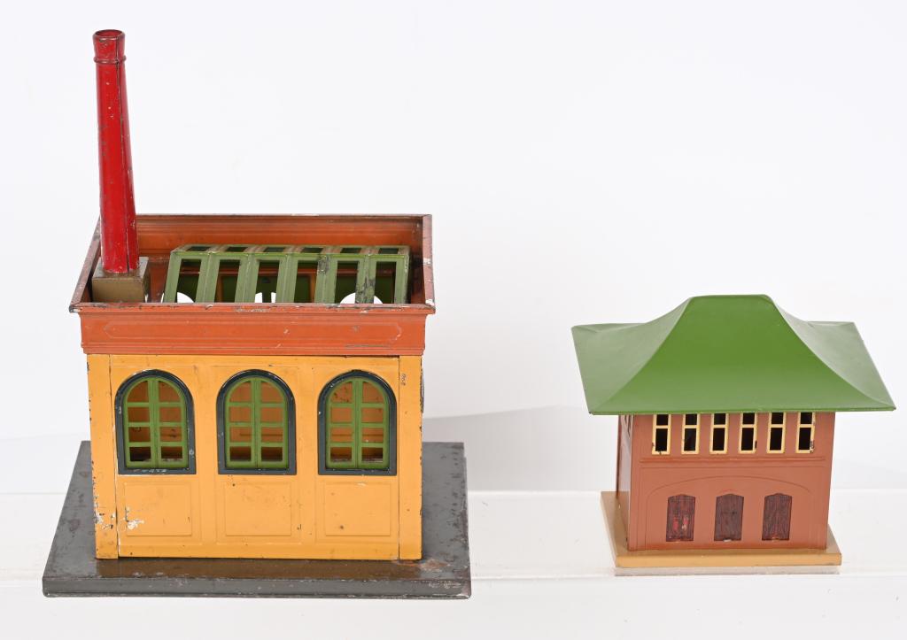 LIONEL #435 POWER STATION & #092 SIGNAL TOWER (1 of 3)