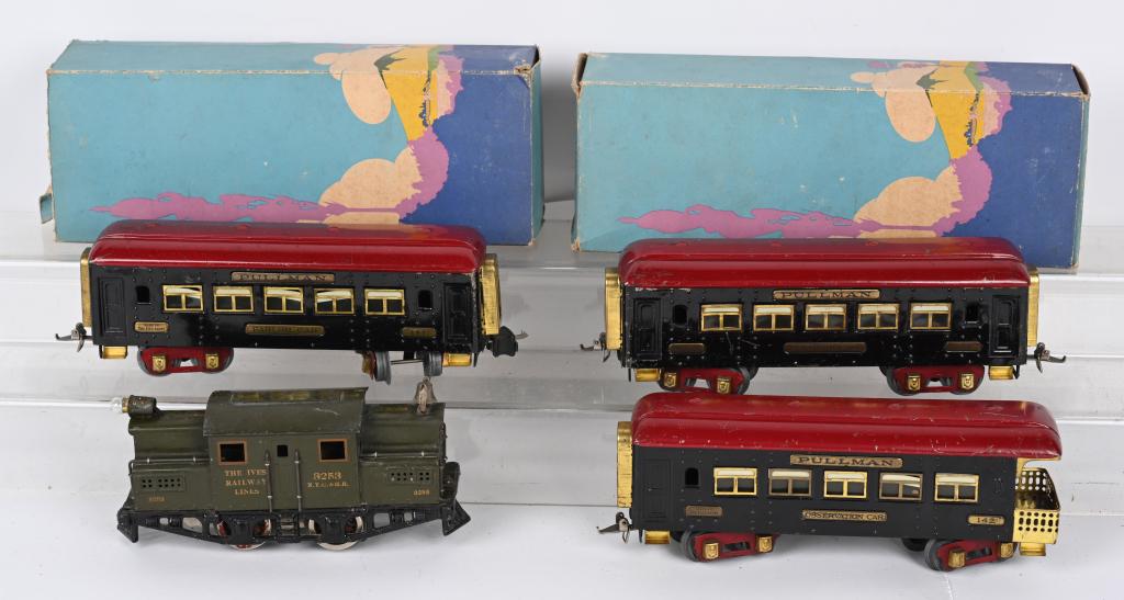 IVES #8258 ELECTRIC ENGINE & PULLMAN CARS (1 of 4)