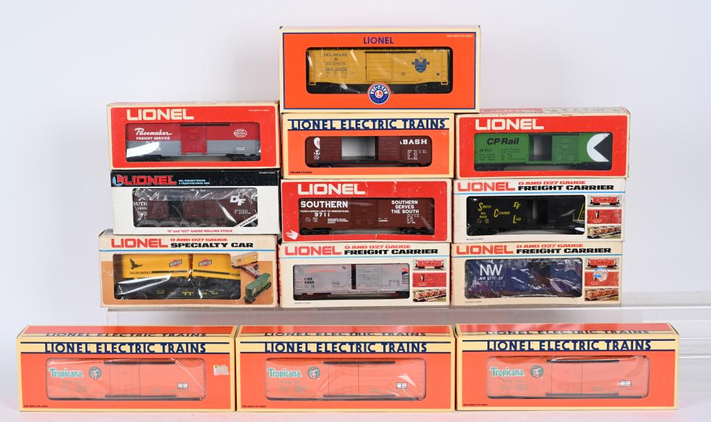 LIONEL ROLLING STOCK w/ BOXES (1 of 3)