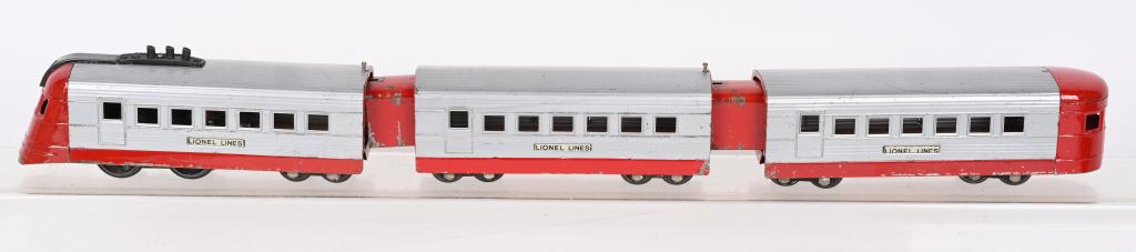 LIONEL ZEPHYR TRAIN SET (1 of 3)