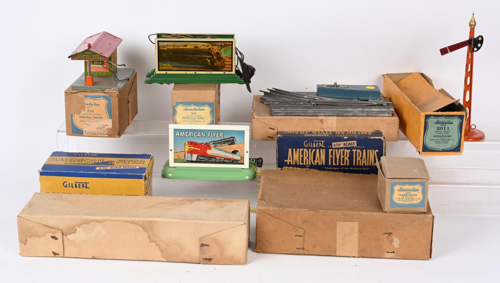 AMERICAN FLYER TRAIN ACCESSORIES LOT w/ BOXES (1 of 3)