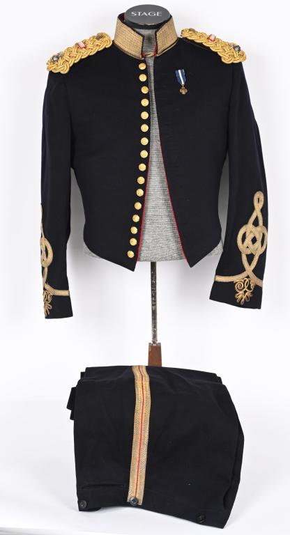 WWII USMC OFFCIERS NAMED DRESS UNIFORM MARINE CORP: Named USMC Full Dress Officer's Uniform. Uniform is named to 1st†Lieutenant Richard Fagen is in excellent condition. Has the correct Shoulder boards with beautiful EGA's Richard received†t