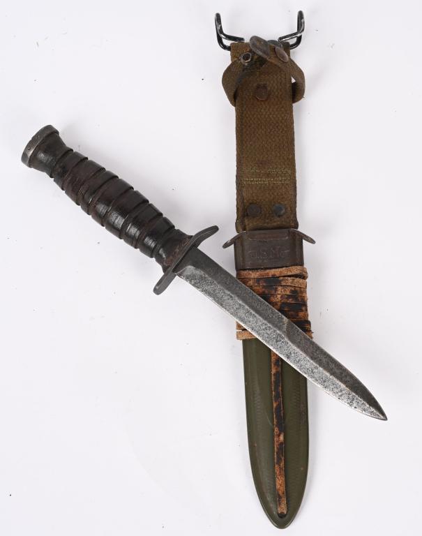 WWII ULTRA RARE BLADE MARKED PAL M3 FIGHTING KNIFE: This is a fine condition WWII M3 U.S. fighting knife, made by the desirable maker, PAL Cutlery Co., in 1943. With the 1943 date and marking on the blade, this is a rare 1st pattern, which we have very