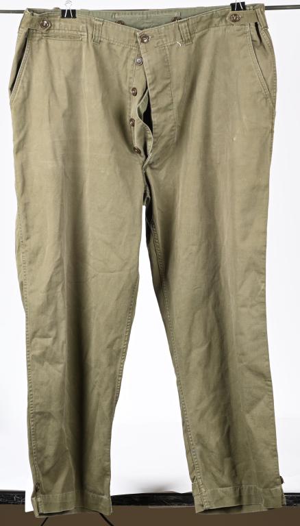 WWII US ARMY SIZE 46X42 M43 FIELD TROUSERS WW2: WWII M43 field trouser, as issued with the M43 Field Jacket as an integral component of the new uniform system. These are patterned after the early production trousers, with white twill lining and pla