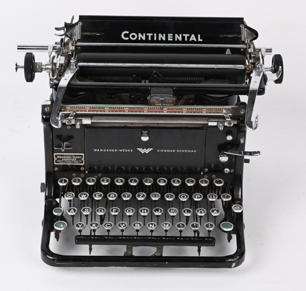 WWII NAZI GERMAN CONTINENTAL TYPEWRITER WW2: Typewriter made in Germany by Wanderer Werke in 1939, the same manufacturer that gave birth to the prestigious German automobile brand Audi. These typewriters (CONTINENTAL), monopolized a very wide ma