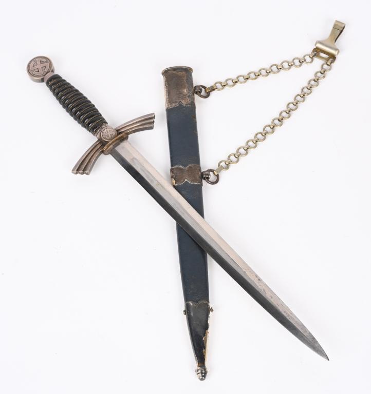 WWII NAZI GERMAN 1ST MOD. LUFTWAFFE DAGGER WW2: 1st Model (1934/35) Luftwaffe dagger and hanger with nickel silver crossguard, pommel, and scabbard fittings. Blade marked Robert Klass. Leather grip has minor wear with all wire wrap tight. Blade has