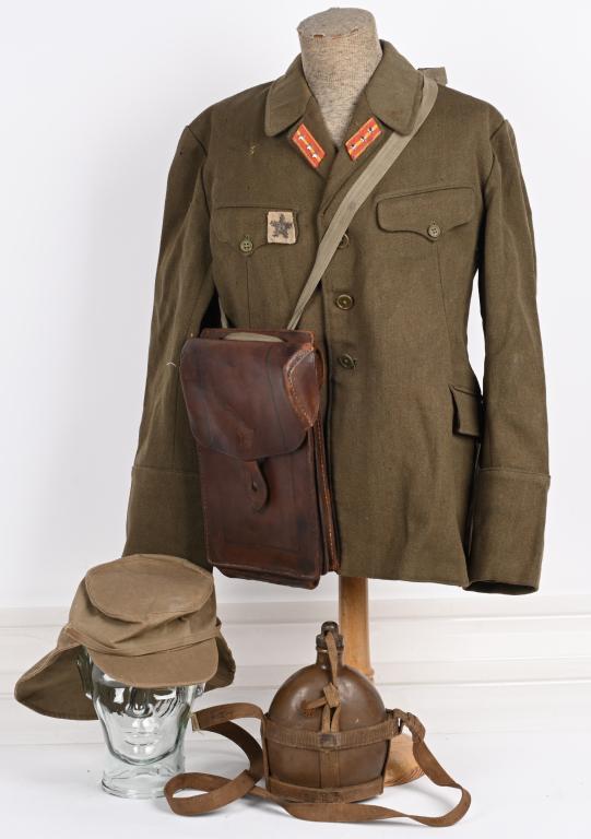 WWII JAPANESE OFFICER GROUP TUNIC CAP MAP CASE WW2: WWII Japanese field gear and uniform lot to include 1) CAPTAIN†SERVICE TUNIC. (Model 1943). Light weight, high quality, private purchase service tunic constructed from olive drab colored wool. I
