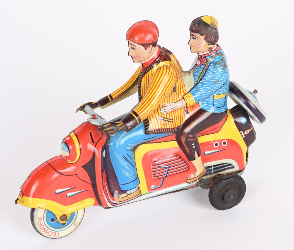 TECHNOFIX TIN FRICTION SCOOTER (1 of 4)