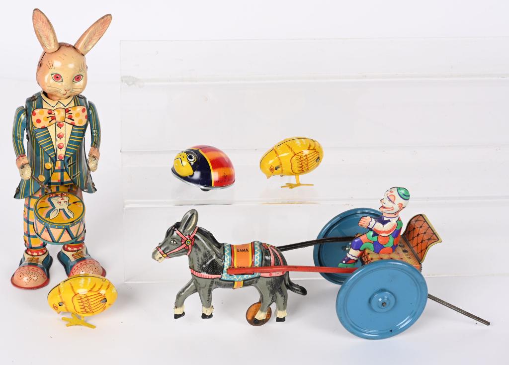 LOT OF TIN TOYS (1 of 5)
