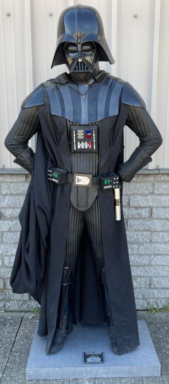 RUBIES DARTH VADER 1:1 LIFESIZE PROP STATUE (1 of 6)