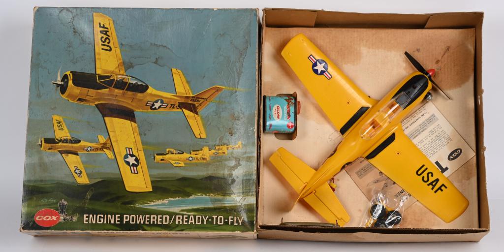 COX t-28 TRAINER GAS POWERED AIRPLANE w/ BOX (1 of 4)