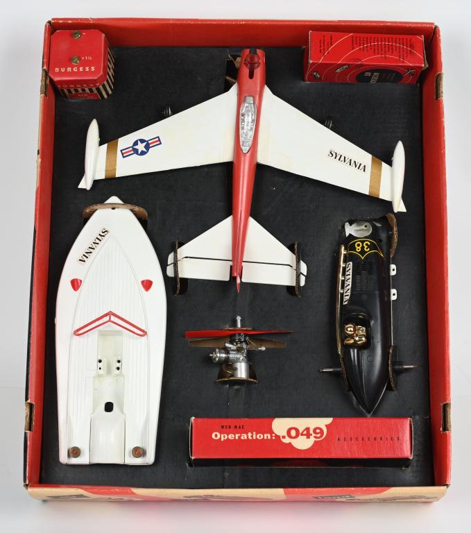 WEN-MAC GAS POWERED RACER, BOAT, & AIRPLANE SET (1 of 7)