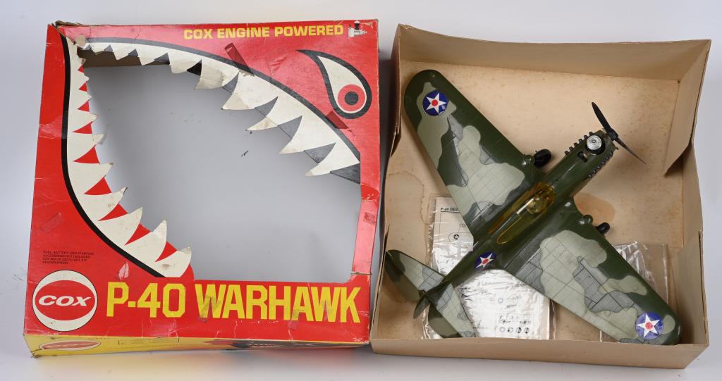 COX P-40 WARHAWK AIRPLANE w/ BOX (1 of 4)