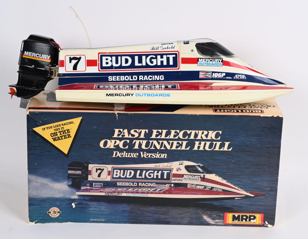 MPR RC ELECTRIC BUD LIGHT RACE BOAT (1 of 5)