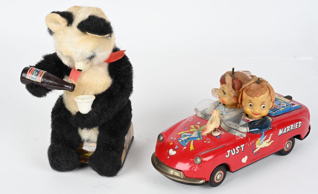 JAPAN BO JUST MARRIED CAR & DRINKING BEAR (1 of 7)