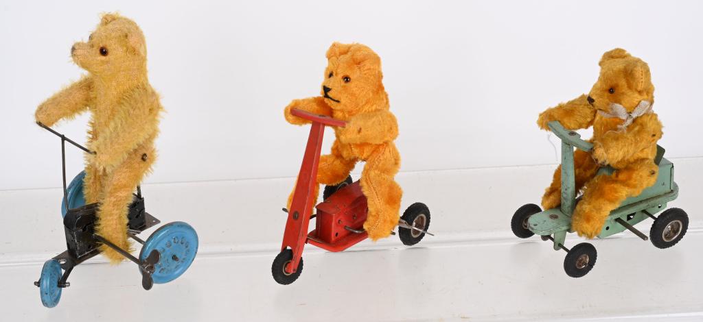 3- VINTAGE WINDUP BEARS ON SCOOTERS (1 of 5)