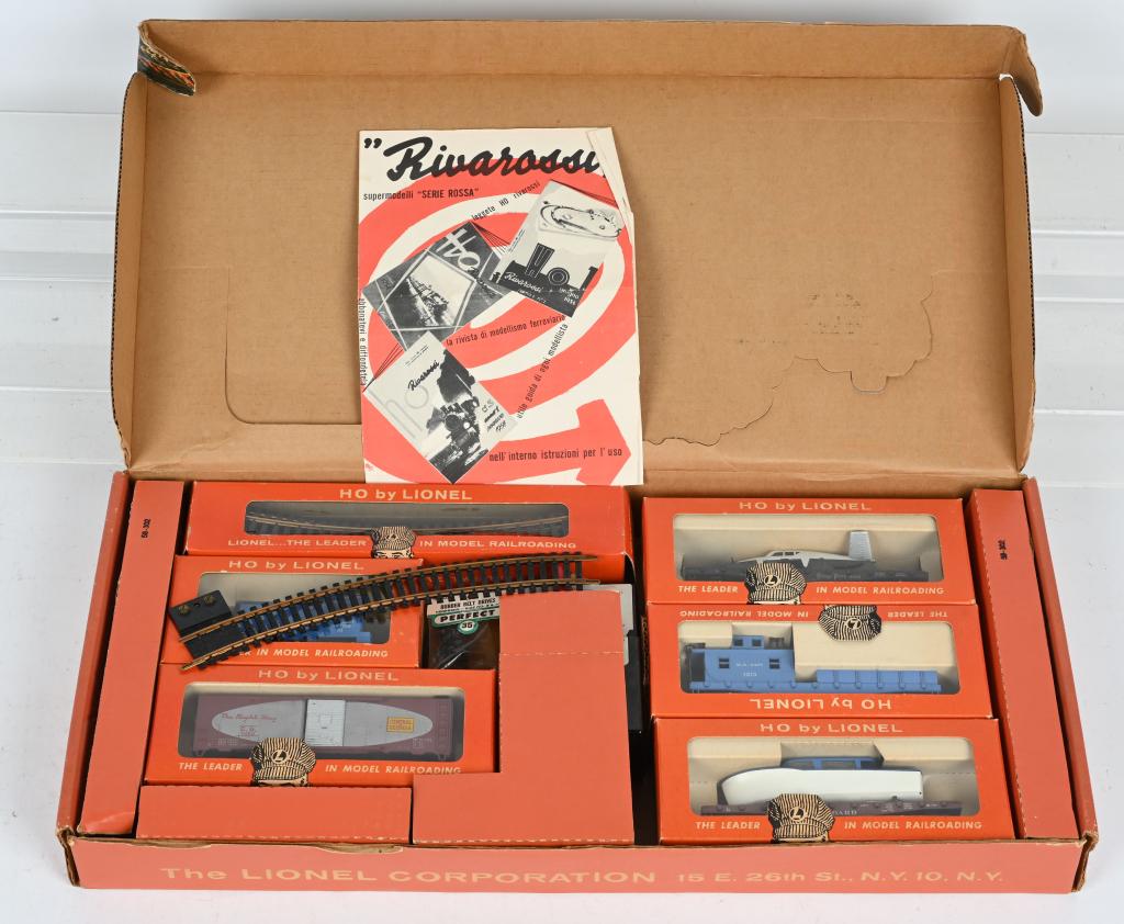 LIONEL HO #5705 NAVY TRAIN SET w/ BOX (1 of 4)