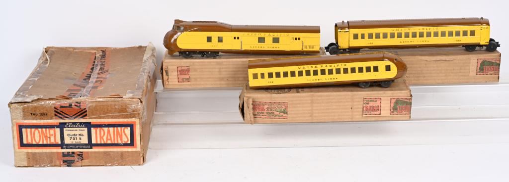 LIONEL #751E UNION PACIFIC STREAMLINER TRAIN SET (1 of 5)