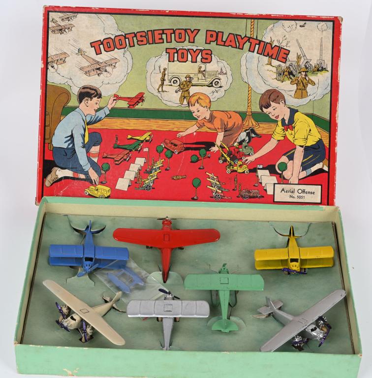 TOOTSIETOY #5051 AERIAL OFFENSE w/ BOX: Tootsietoy #5051 Aerial Offense. All original and complete with 7 Airplanes. Boxed 15" Excellent