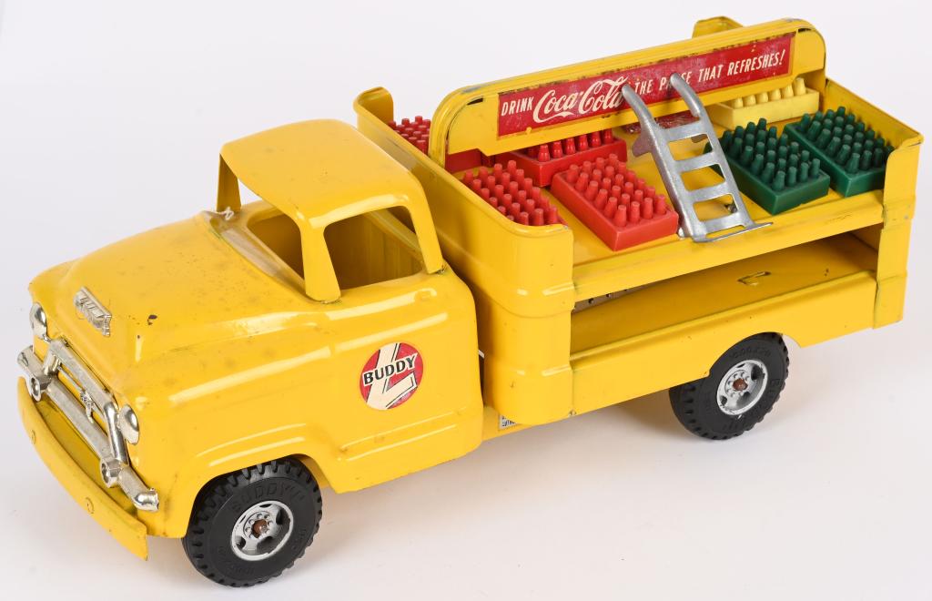 BUDDY L GMC COCA COLA TRUCK: Buddy L GMC Coca Cola Truck. All original with great paint. Still has hand carts and cases. 15" Excellent