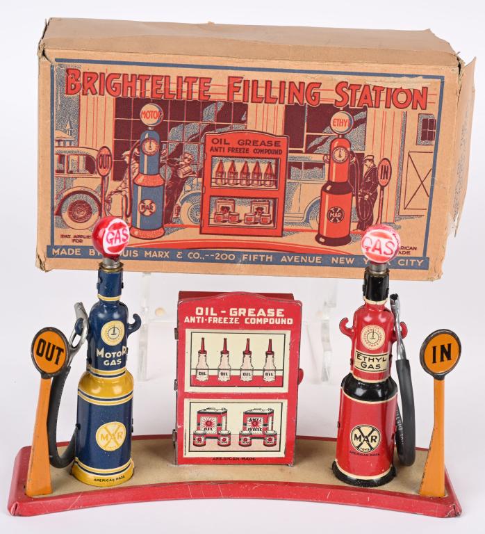 MARX BRIGHTLITE FILLING STATION w/ BOX: Marx Brightlite Filling Station. All original and complete. Very nice condition. Boxed 9 1/2" Excellent