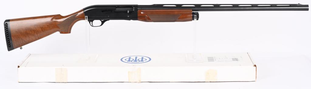 HK IMPORT BENELLI M1 SUPER 90 SEMI AUTO SHOTGUN: SERIAL NUMBER: M192771. BARREL: 28". CALIBER: 12 GAUGE. MANUFACTURED: 1994. Made in Italy and imported by H&K. Full vent rib and fiber optic front sight. Matte black finish and oiled wood furniture. F