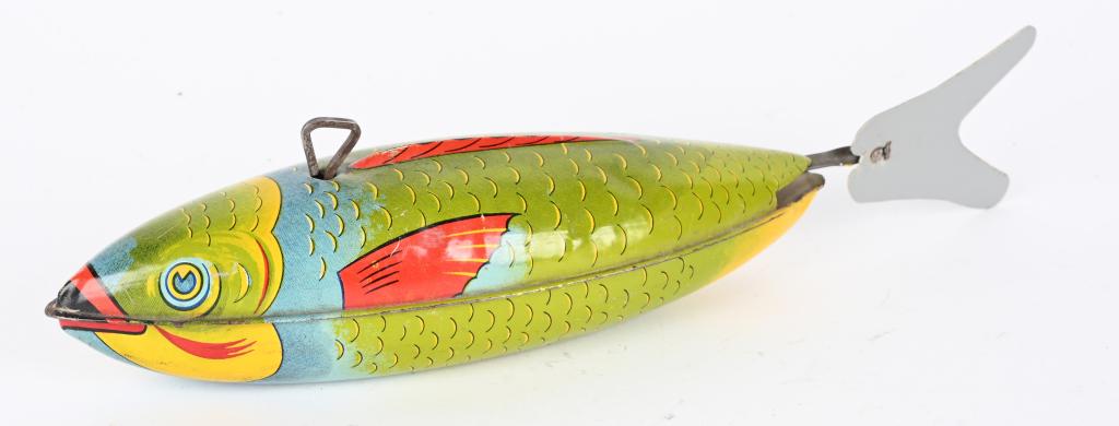 CHEIN TIN WINDUP FISH (1 of 3)
