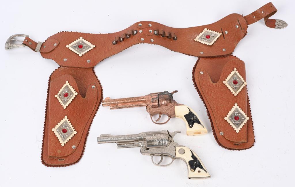 LEATHER HOLSTER & 2 CAP GUNS (1 of 2)