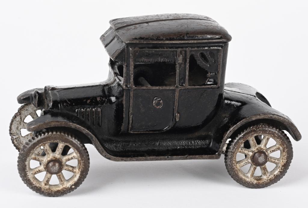 A.C.WILLIAMS CAST IRON DOCTORS COUPE: All original 1920's coupe with very a nice casting. Has curtains in the rear window. No cracks or repairs. 5". Very Good-Excellent