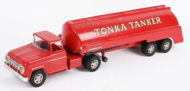 TONKA TANKER SEMI TRUCK: All original with nice paint and decals. 22" Excellent