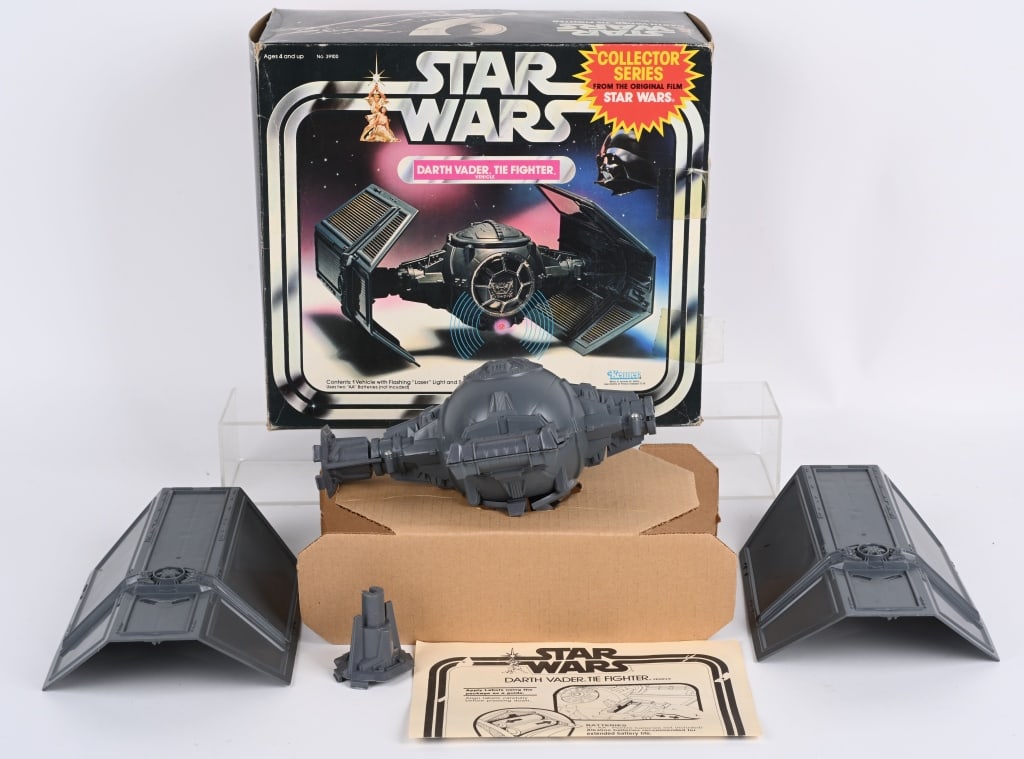 1983 STAR WARS DARTH VADER TIE FIGHTER w/ BOX (1 of 4)
