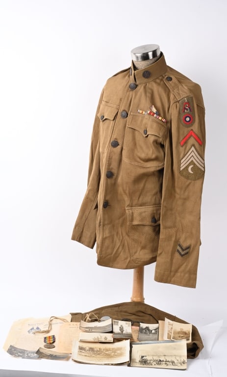 WWI US AIR MECHANIC SERVICE REGT. UNIFORM GROUPING: WWI US 1st†Air Mechanic Service Regiment Uniform Grouping to include 1) Summer weight service uniform with US & Signals Collar Disks. On the wearer's left shoulder a 1st†Air Mechanic Servi