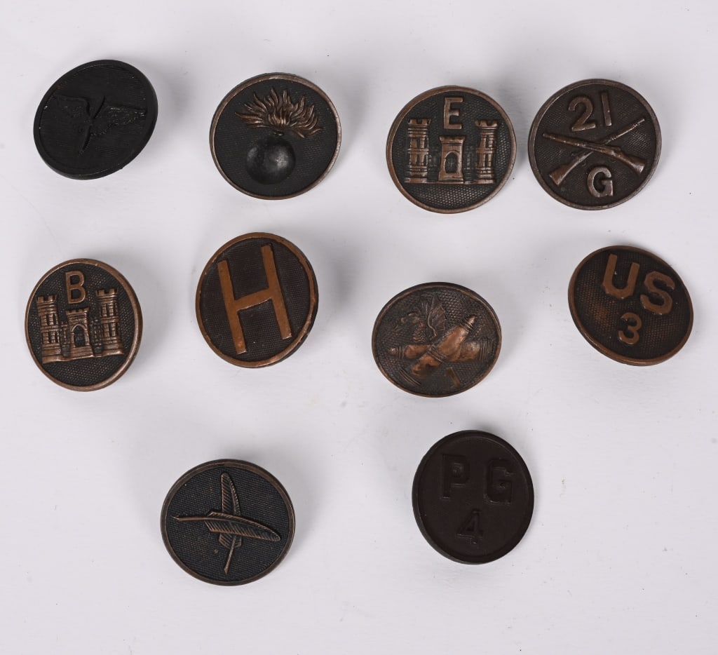 WWI US ARMY COLLAR DISKS LOT HOSPITAL ENGINEERS: Lot of 11 Collar Disks from WW1 all missing their original nuts otherwise excellent.